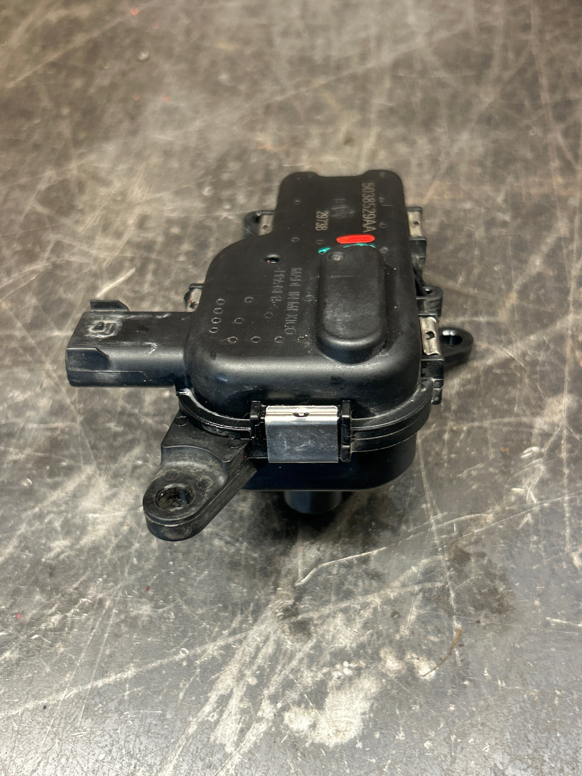 12-17 CHARGER CHALLENGER 300 6.4L ENGINE INTAKE SHORT VALVE RUNNING ACTUATOR OEM