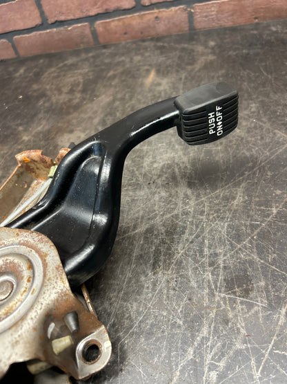 07-23  CHARGER 300 CHALLENGER EMERGENCY E PARKING BRAKE PEDAL 04779596ae OEM