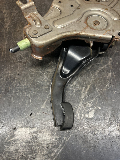 07-23  CHARGER 300 CHALLENGER EMERGENCY E PARKING BRAKE PEDAL 04779596ae OEM