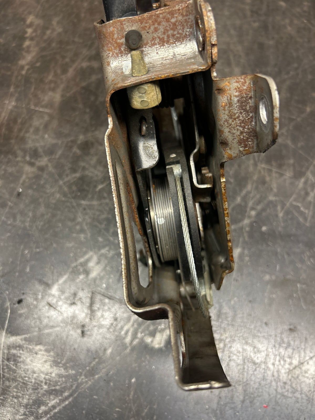 07-23  CHARGER 300 CHALLENGER EMERGENCY E PARKING BRAKE PEDAL 04779596ae OEM