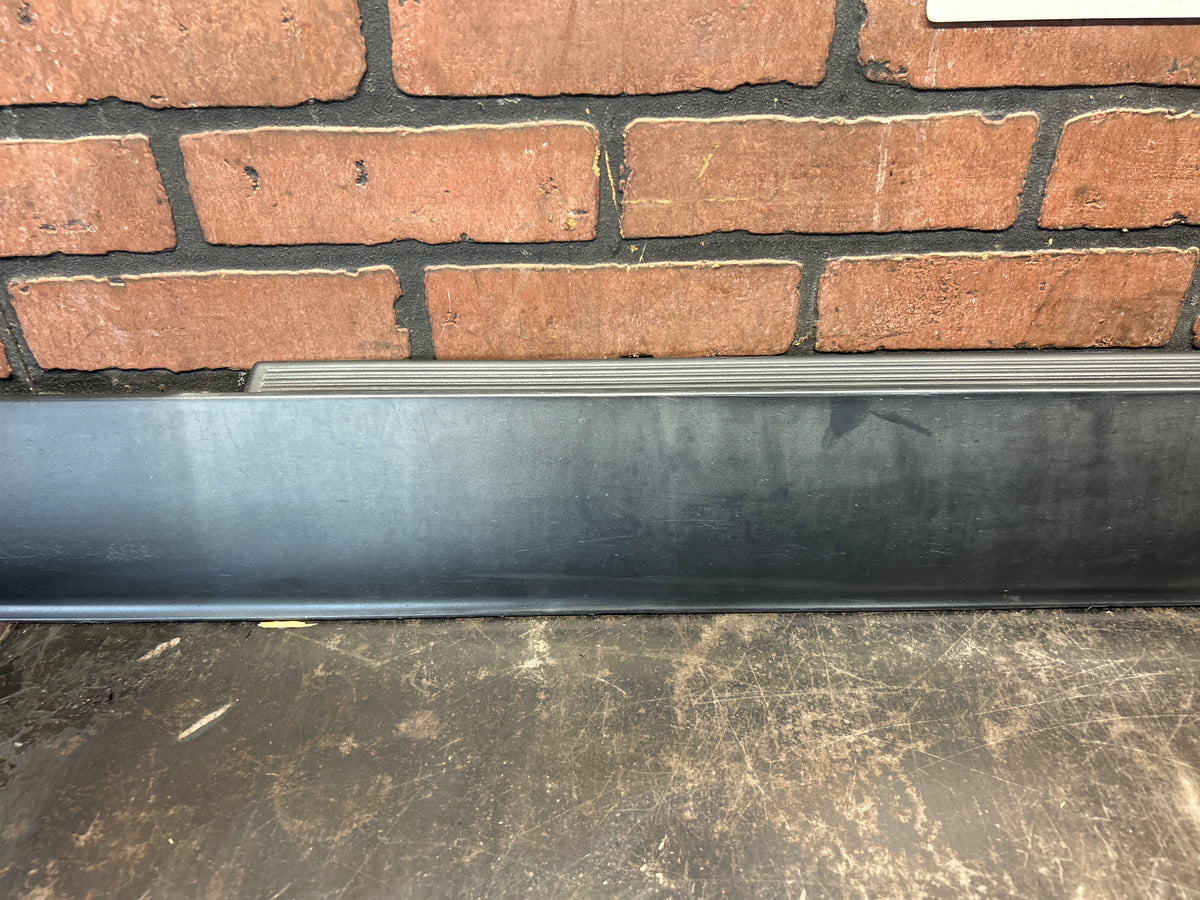 2008-2014 Dodge Challenger Passenger Side RH Rocker Panel Molding Trim 5028798AH