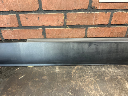 2008-2014 Dodge Challenger Passenger Side RH Rocker Panel Molding Trim 5028798AH