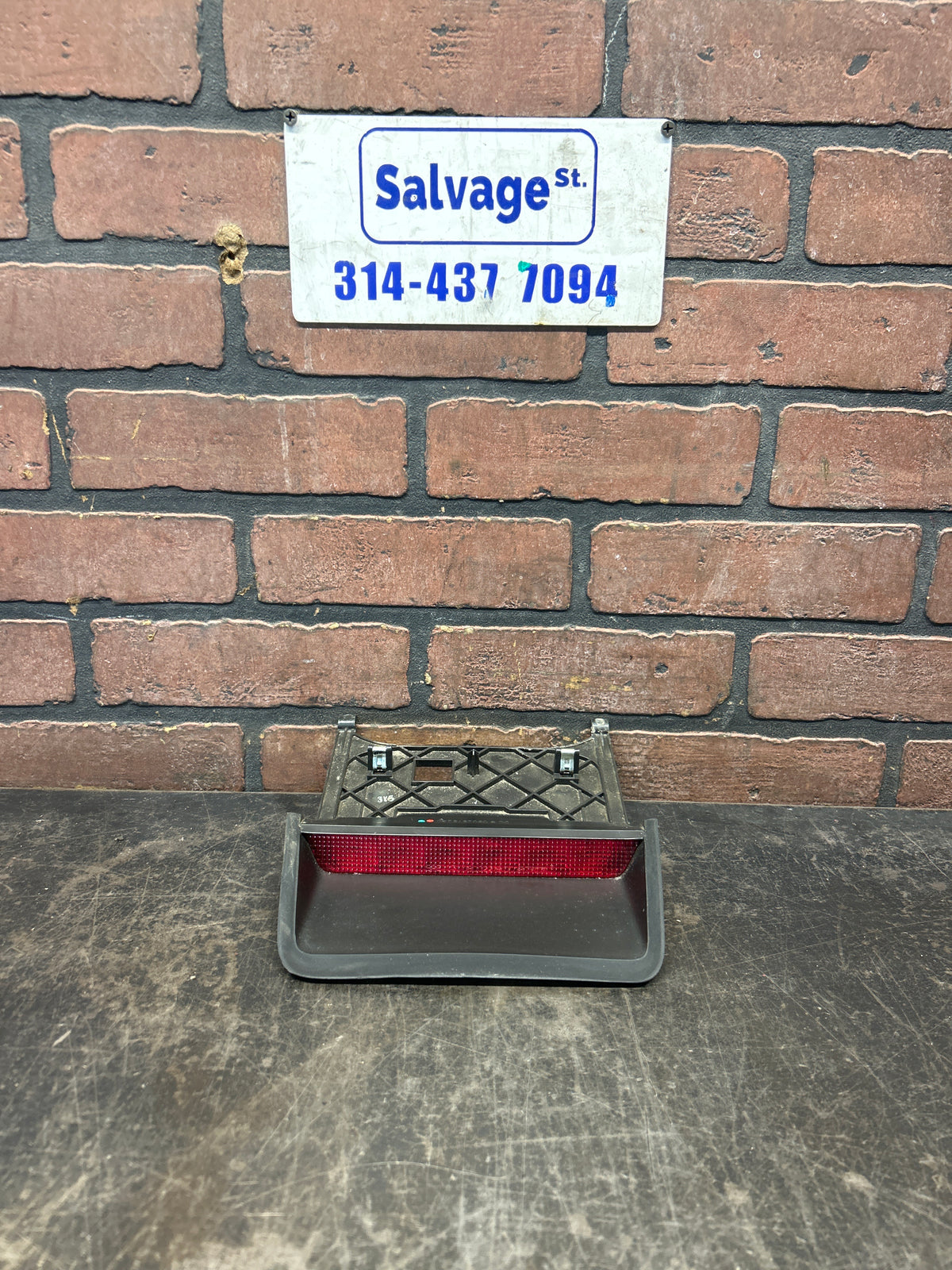 08 -23 DODGE CHALLENGER REAR 3RD BRAKE LED LIGHT LAMP 05028782AD OEM