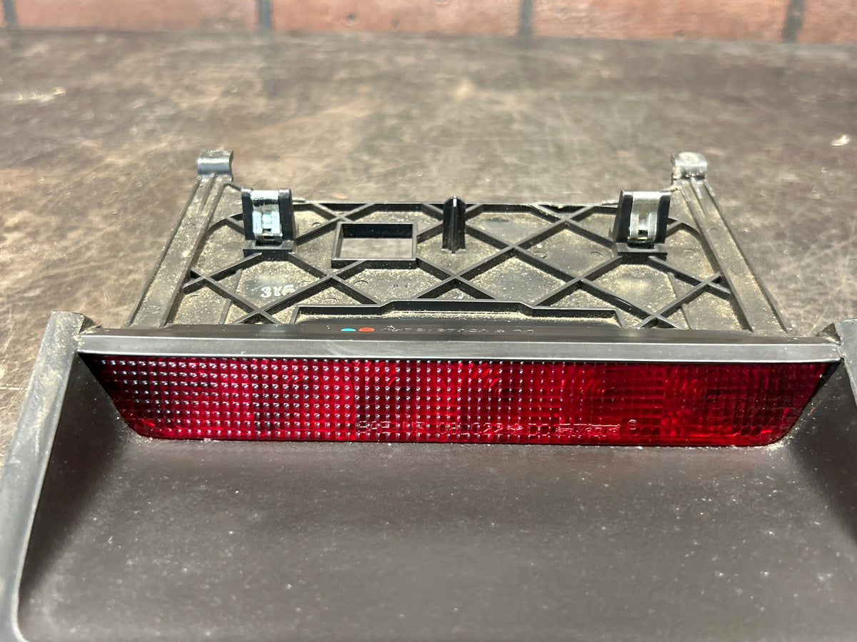 08 -23 DODGE CHALLENGER REAR 3RD BRAKE LED LIGHT LAMP 05028782AD OEM