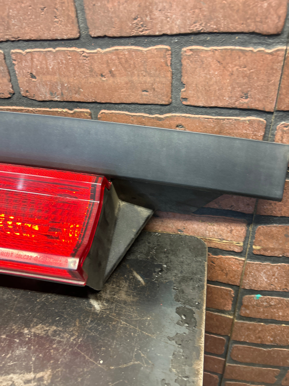 08-14 Dodge Challenger SRT Rear Rear Trunk Lid Center Tail Light 05028775AD OEM