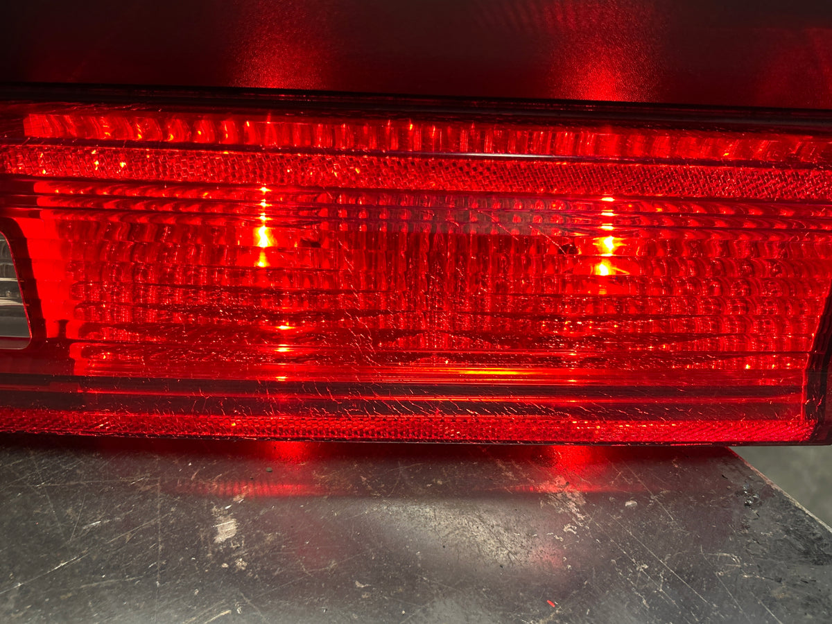 08-14 Dodge Challenger SRT Rear Rear Trunk Lid Center Tail Light 05028775AD OEM