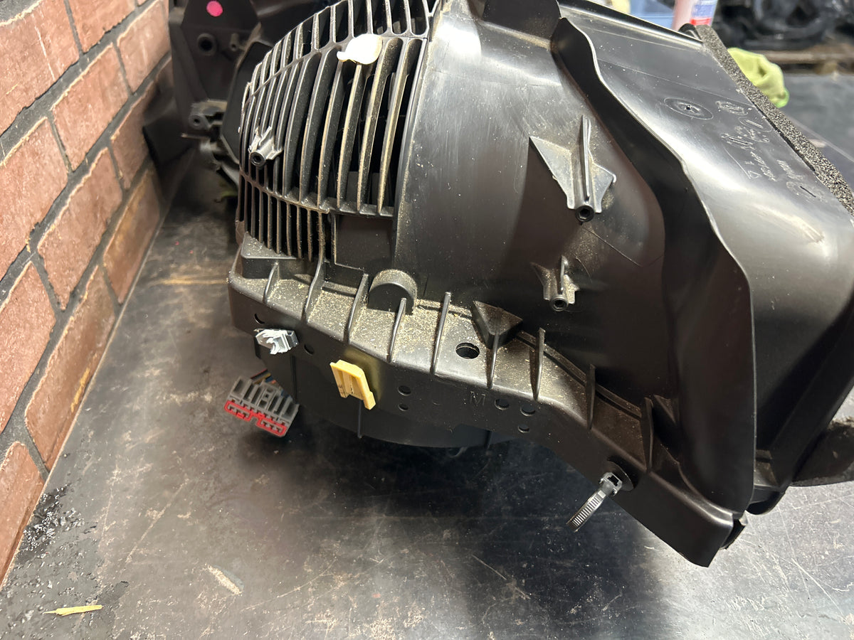 14-23 Dodge Challenger OEM Complete AC Evaporator Heater Core Box Assembly