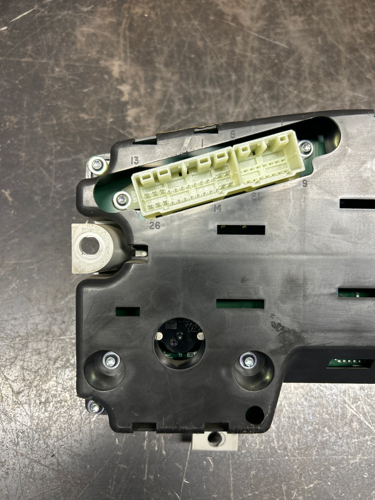 13-14 Dodge Challenger SRT8 OEM Speedometer Instrument Gauge Cluster 04840649AA