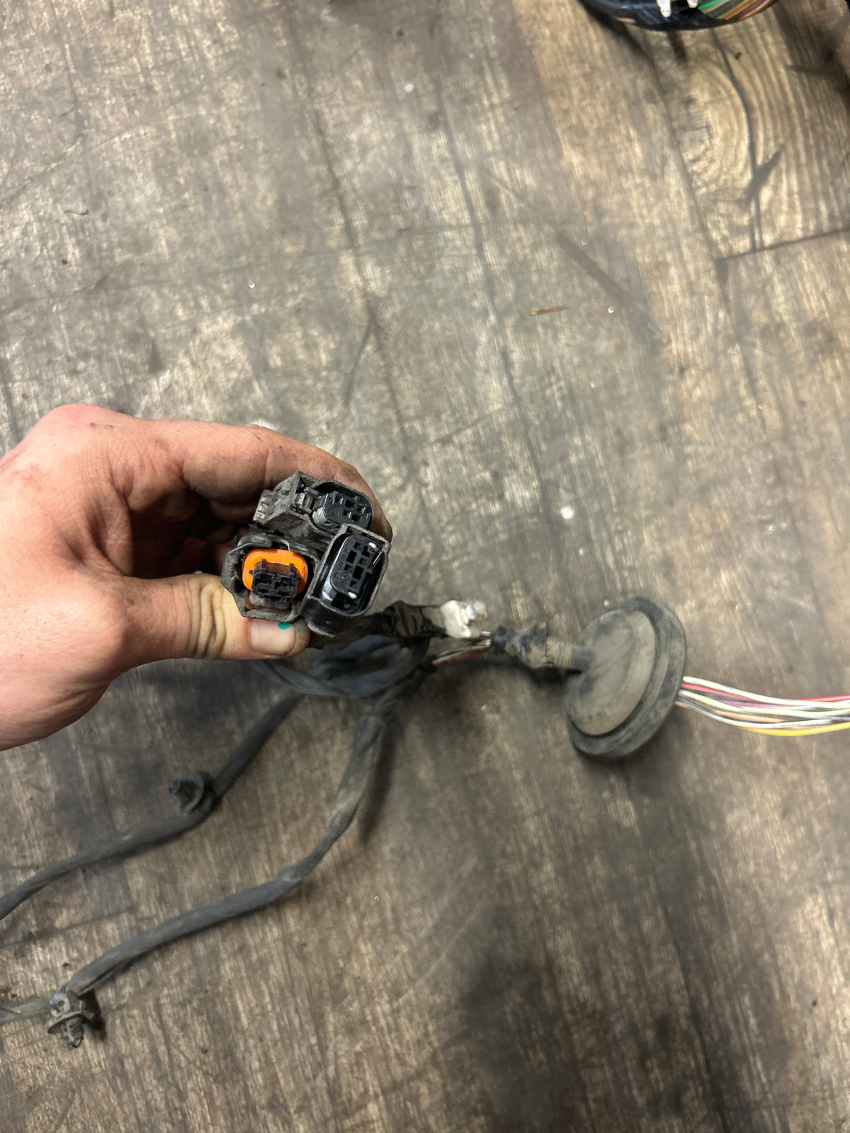 2014 DODGE CHALLENGER 6.4L RWD BODY WIRE WIRING HARNESS W/ FUSE BOX 68214919AA