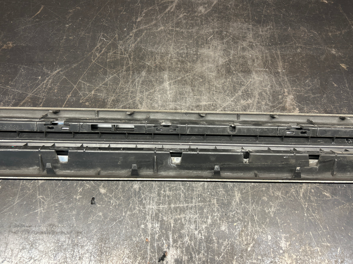 2011-2015 AUDI A8L LEFT RIGHT ROCKER PANEL GUARD SIDE SKIRT TRIM CHROME OEM
