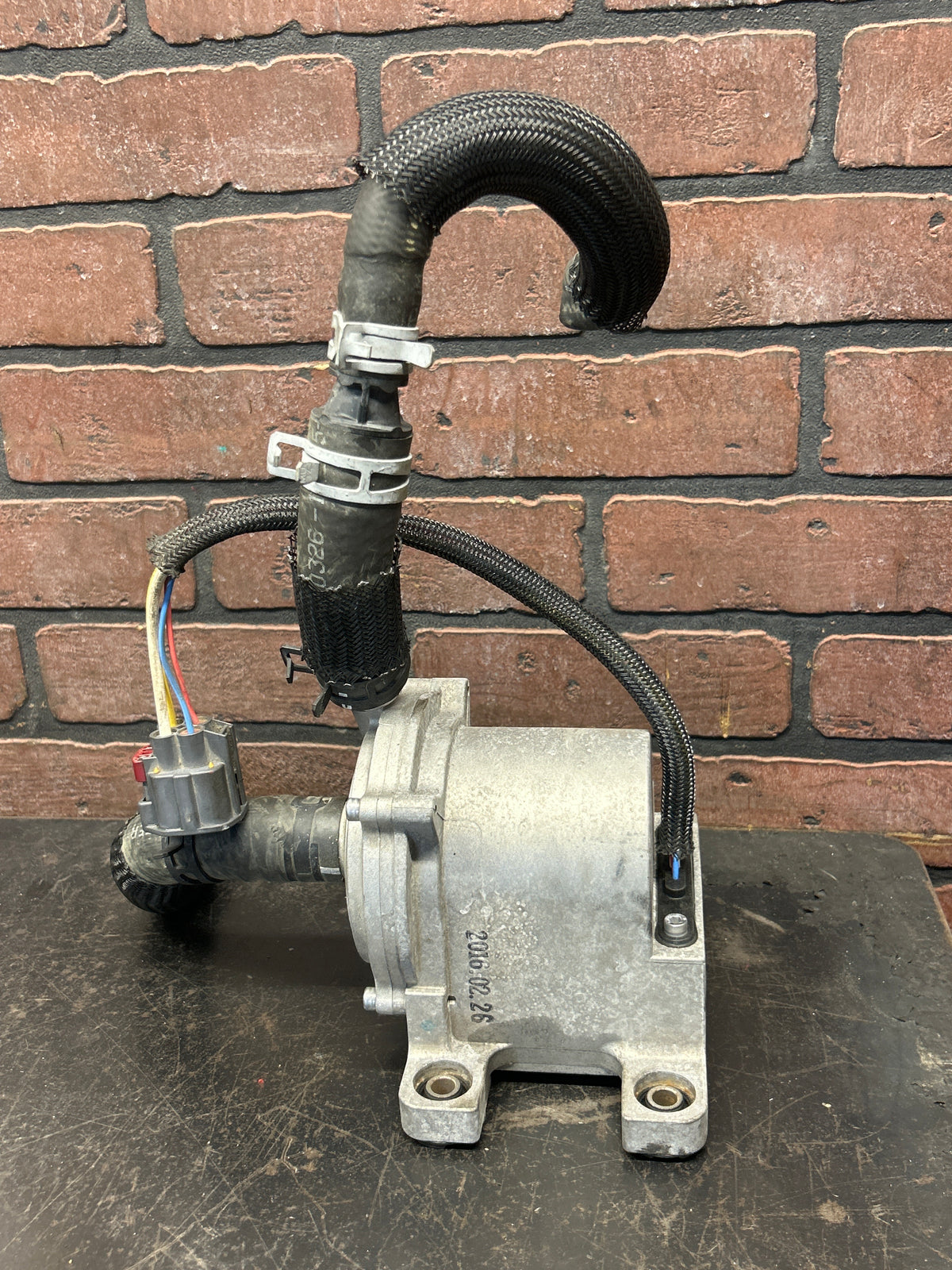 15-17 Dodge Charger/Challenger Hellcat Auxiliary Coolant Pump 6.2L 5181868AF OEM