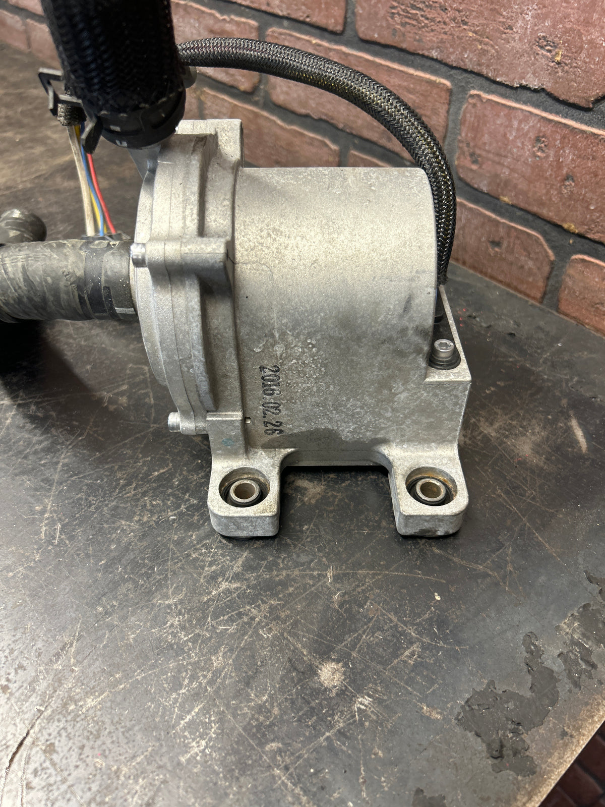 15-17 Dodge Charger/Challenger Hellcat Auxiliary Coolant Pump 6.2L 5181868AF OEM