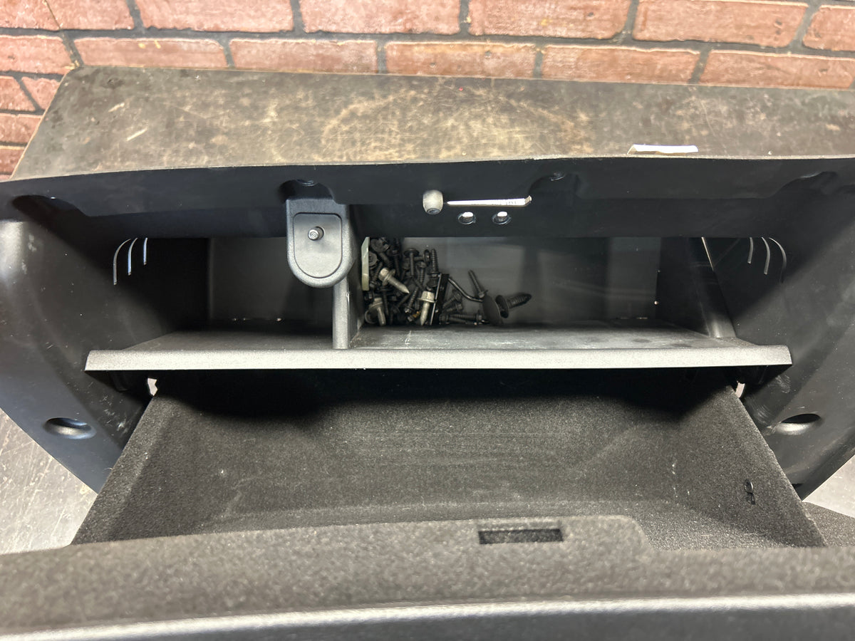 15-23 DODGE CHARGER CHALLENGER CHRYSLER 300 GLOVE BOX OEM 1YR 1QF13DX9AL