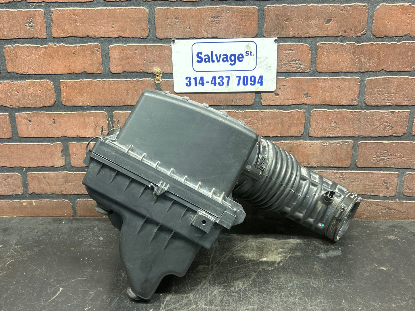 2012-2021 Jeep Grand Cherokee SRT8 6.4L Air Intake Housing/Air Box Assembly OEM