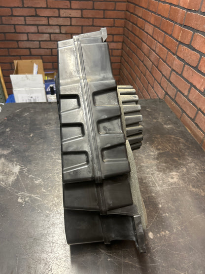 12-22 Jeep Grand Cherokee SRT Subwoofer Speaker Harman Kardon OEM 05035130AC