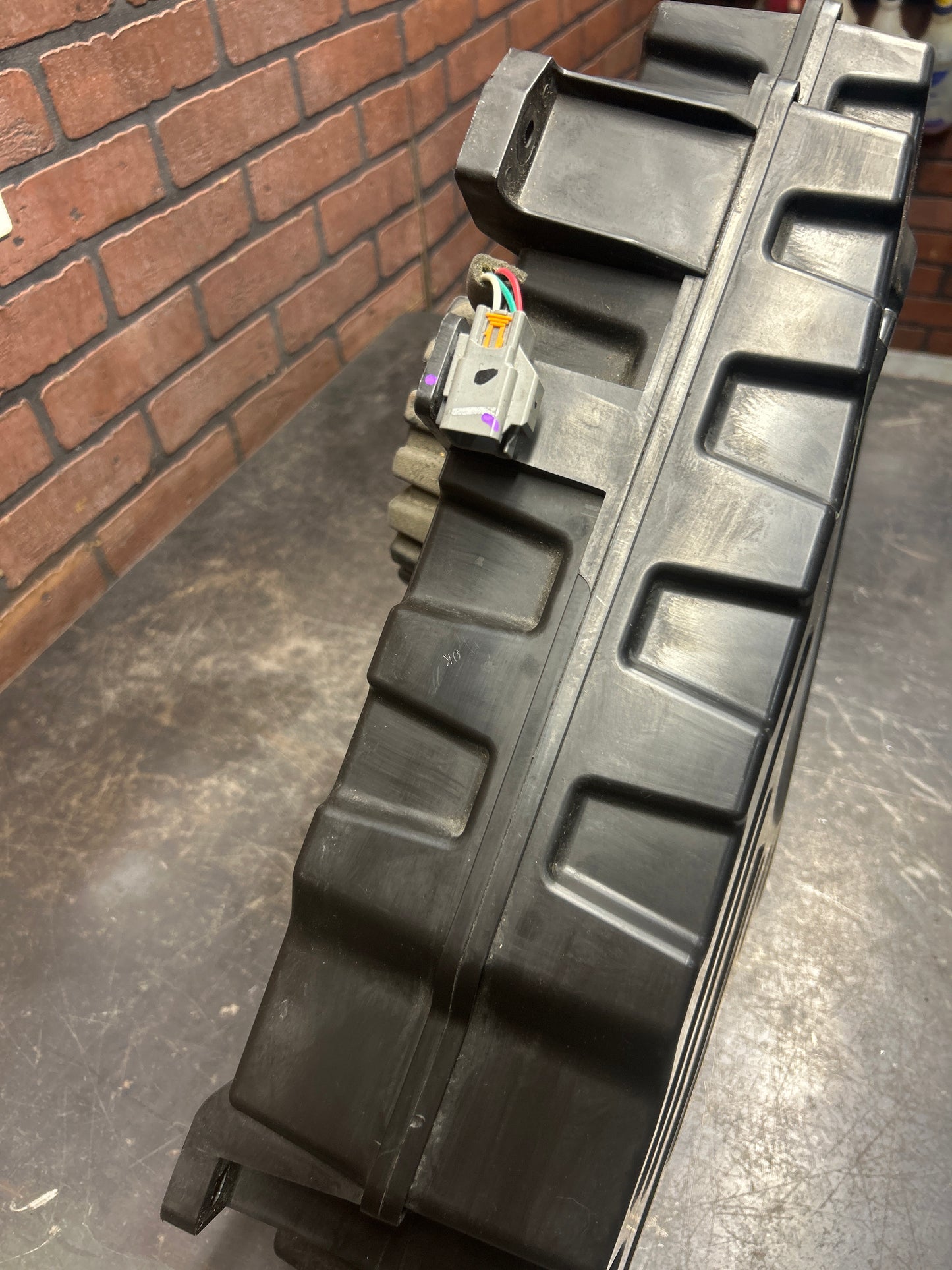 12-22 Jeep Grand Cherokee SRT Subwoofer Speaker Harman Kardon OEM 05035130AC
