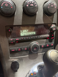 2006-2009 Pontiac Solstice Radio AM-FM-CD Player Receiver Head Unit OEM 15948615