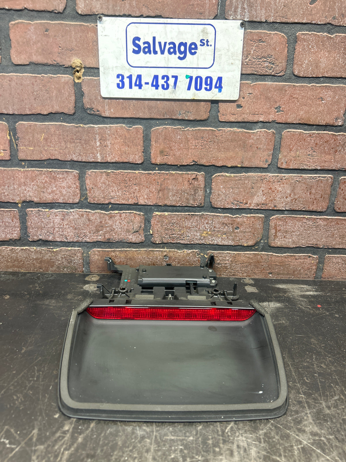 15-23 Dodge Charger Hellcat Rear 3rd High Mount Brake Stop Light 68402348AB OEM
