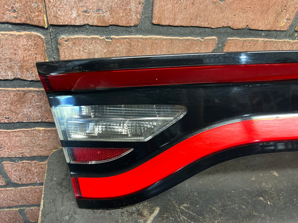 15-23 Dodge Charger Hellcat Rear Trunk Center LED Tail Light Lamp 68398666AA OEM