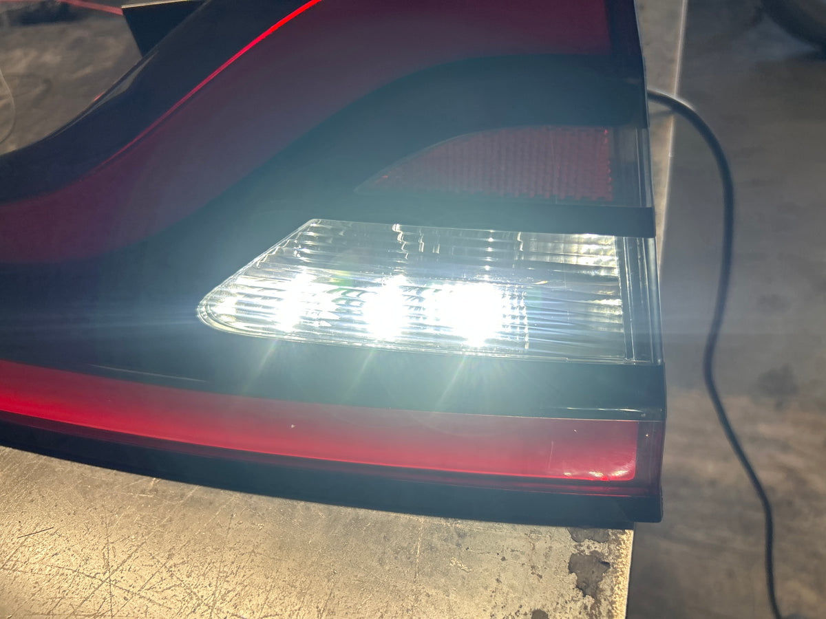 15-23 Dodge Charger Hellcat Rear Trunk Center LED Tail Light Lamp 68398666AA OEM