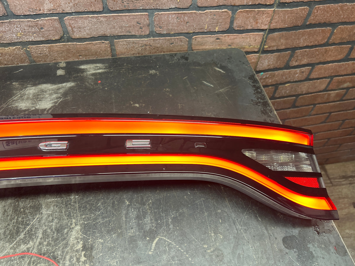 15-23 Dodge Charger Hellcat Rear Trunk Center LED Tail Light Lamp 68398666AA OEM