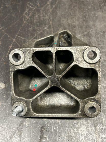 15-23 Dodge Charger Hellcat 6.2L Right Engine Mount W/ Bracket 05038790AA OEM