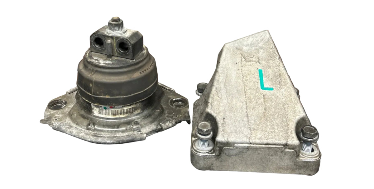 15-23 Dodge Charger Hellcat 6.2L Left Engine Mount W/ Bracket 05038789AA OEM