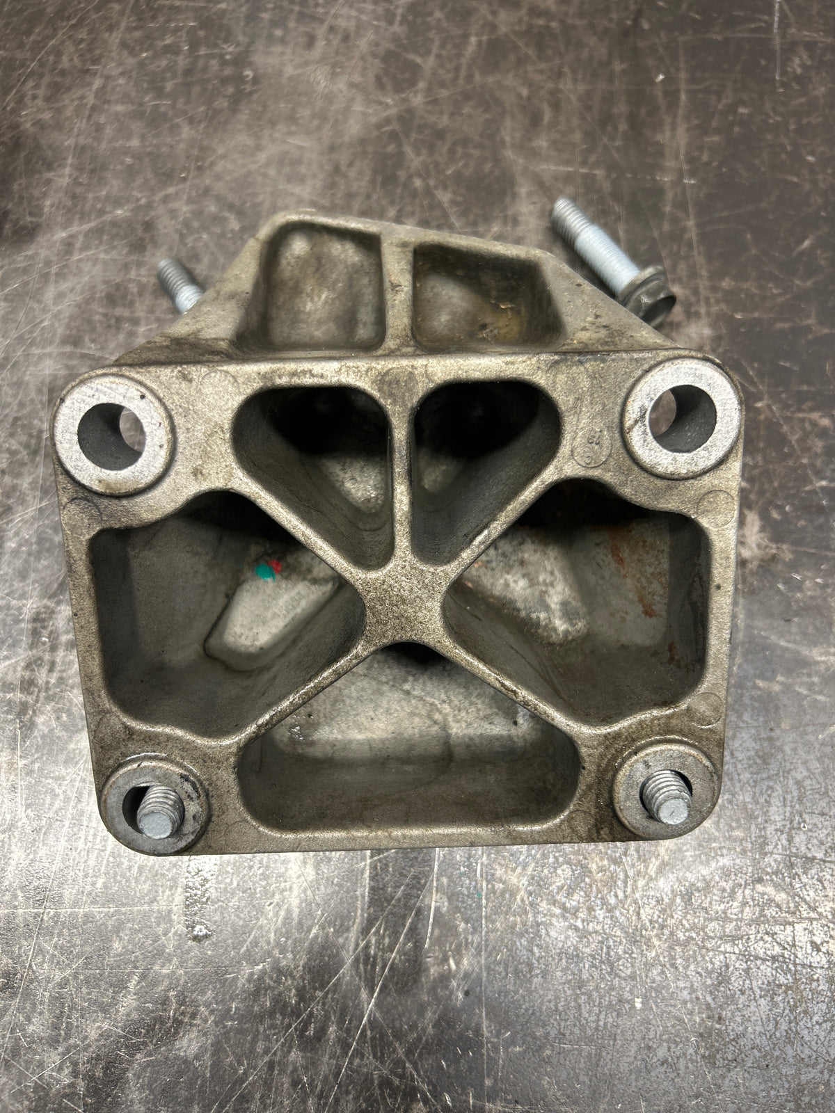 15-23 Dodge Charger Hellcat 6.2L Left Engine Mount W/ Bracket 05038789AA OEM
