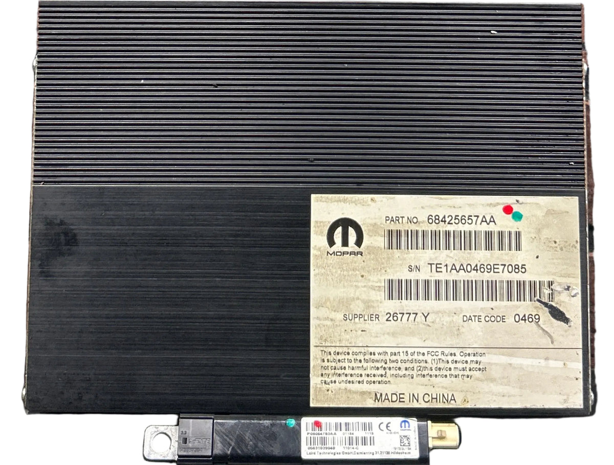 2019 Dodge Charger Hellcat Audio Amplifier 68425657AA W/ Antenna Module OEM
