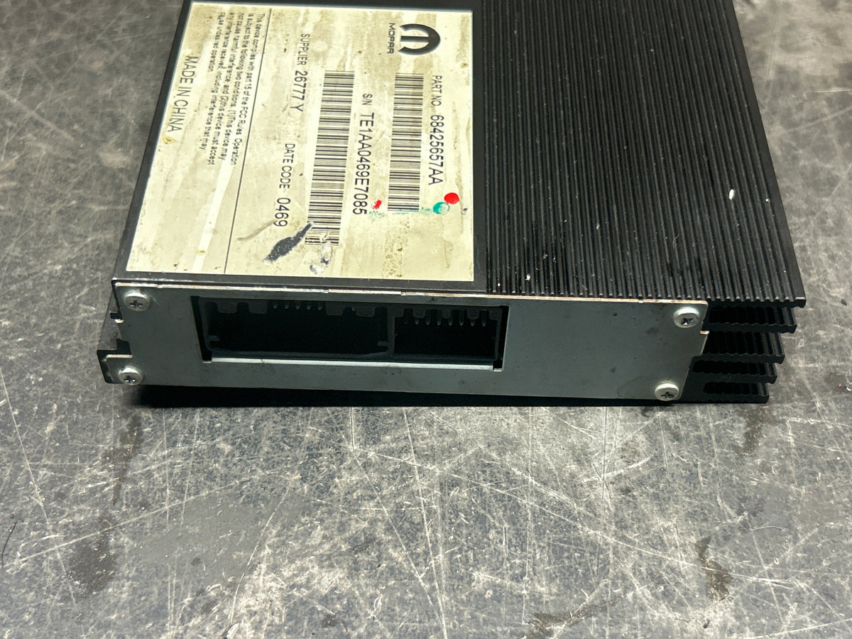 2019 Dodge Charger Hellcat Audio Amplifier 68425657AA W/ Antenna Module OEM