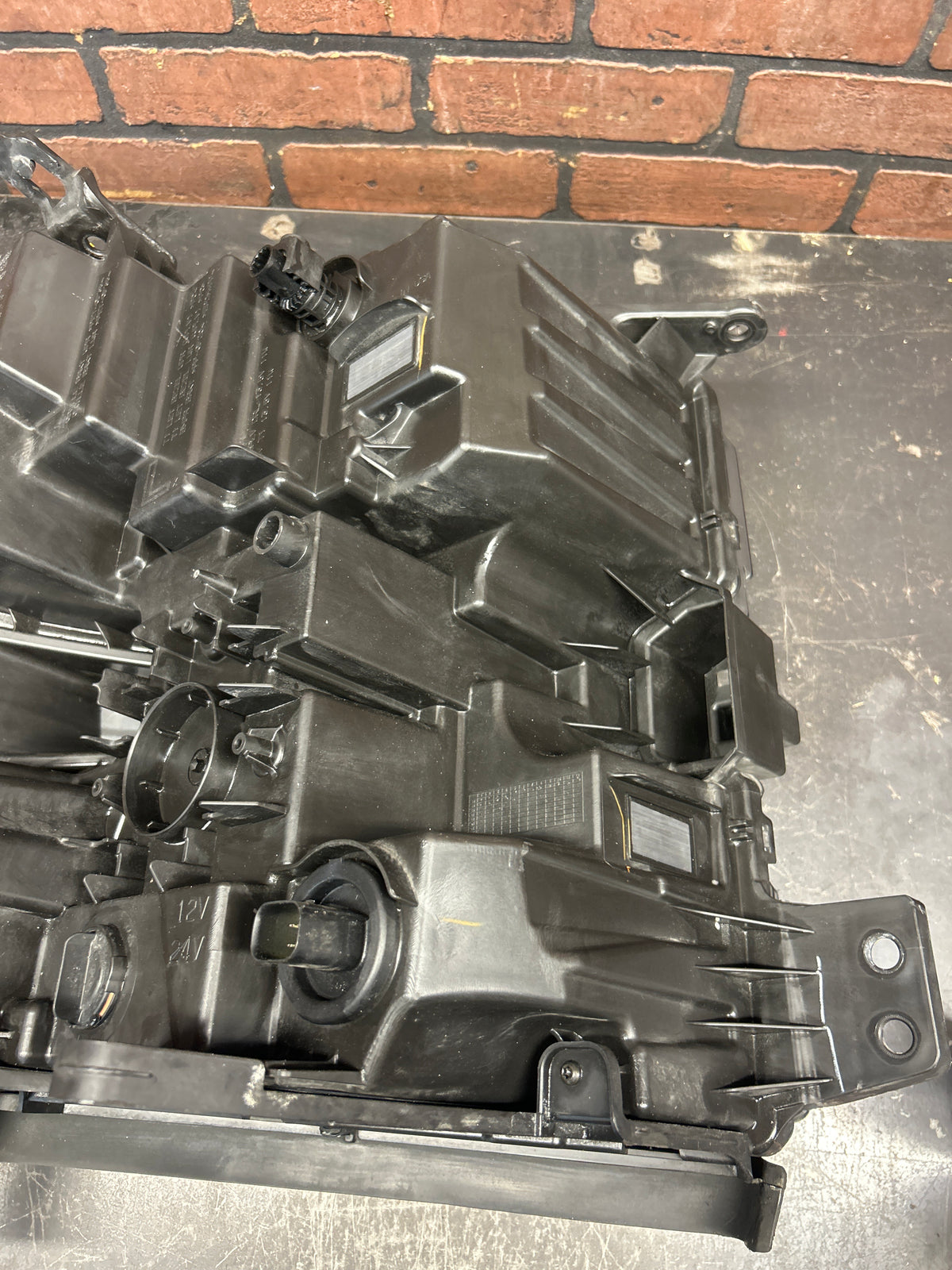 2019-2022 Chevy Silverado 1500 LH Driver Side LED Headlight 84621850 OEM