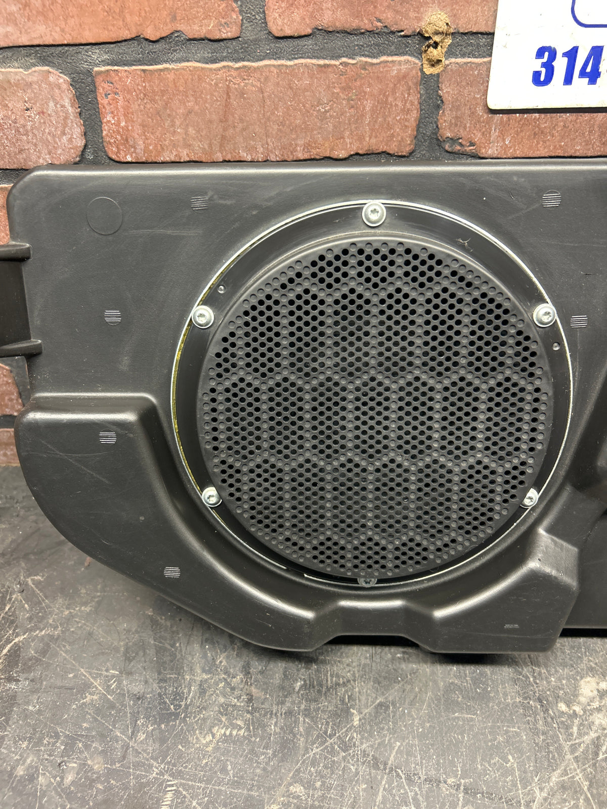 2013-2018 Ram 1500 Crew Cab Under Seat Subwoofer Box W/ Speaker 05064369AB OEM