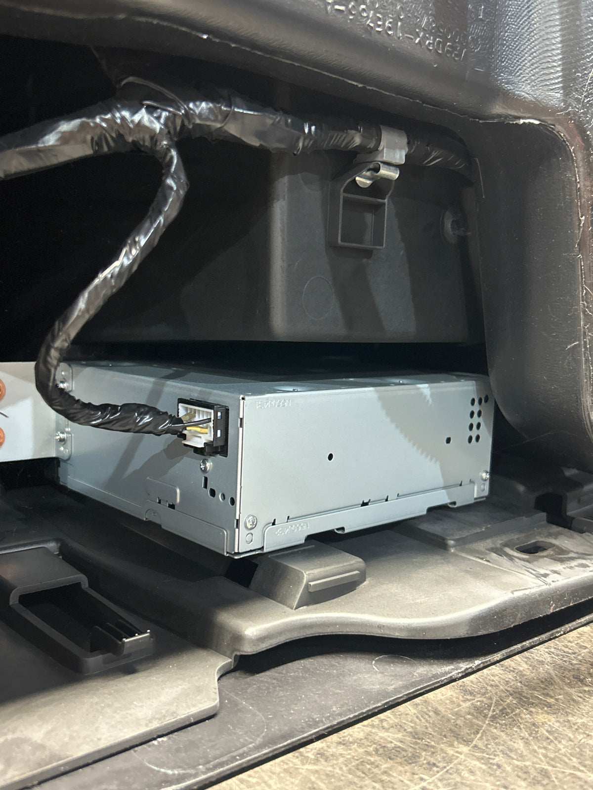 2013-2018 Ram 1500 Limited Full Floor Center Console W/ Armrest Black OEM