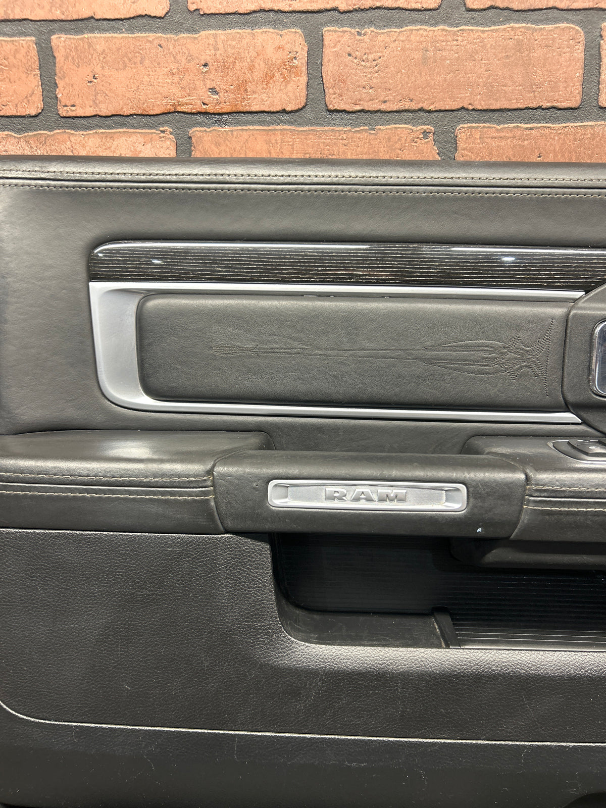 2013-2018 Ram 1500 Longhorn Front Driver LH Door Panel W/ Master Switch P2308509
