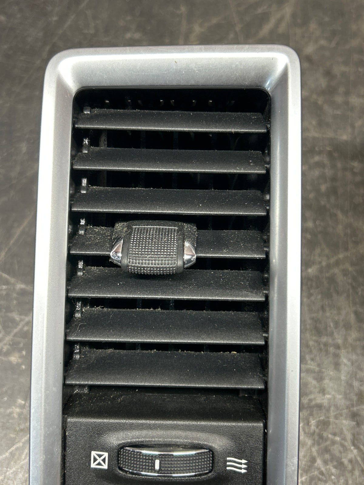 2013-2018 Ram 1500 LH & RH Outer Dash Air Vents W/ Headlight Switch 68189154AA