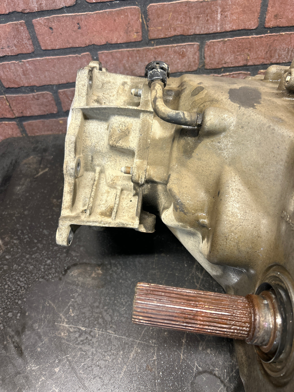 2014-2018 Ram 1500 EcoDiesel 4x4 Transfer Case BorgWarner 44-44 52123837AB OEM