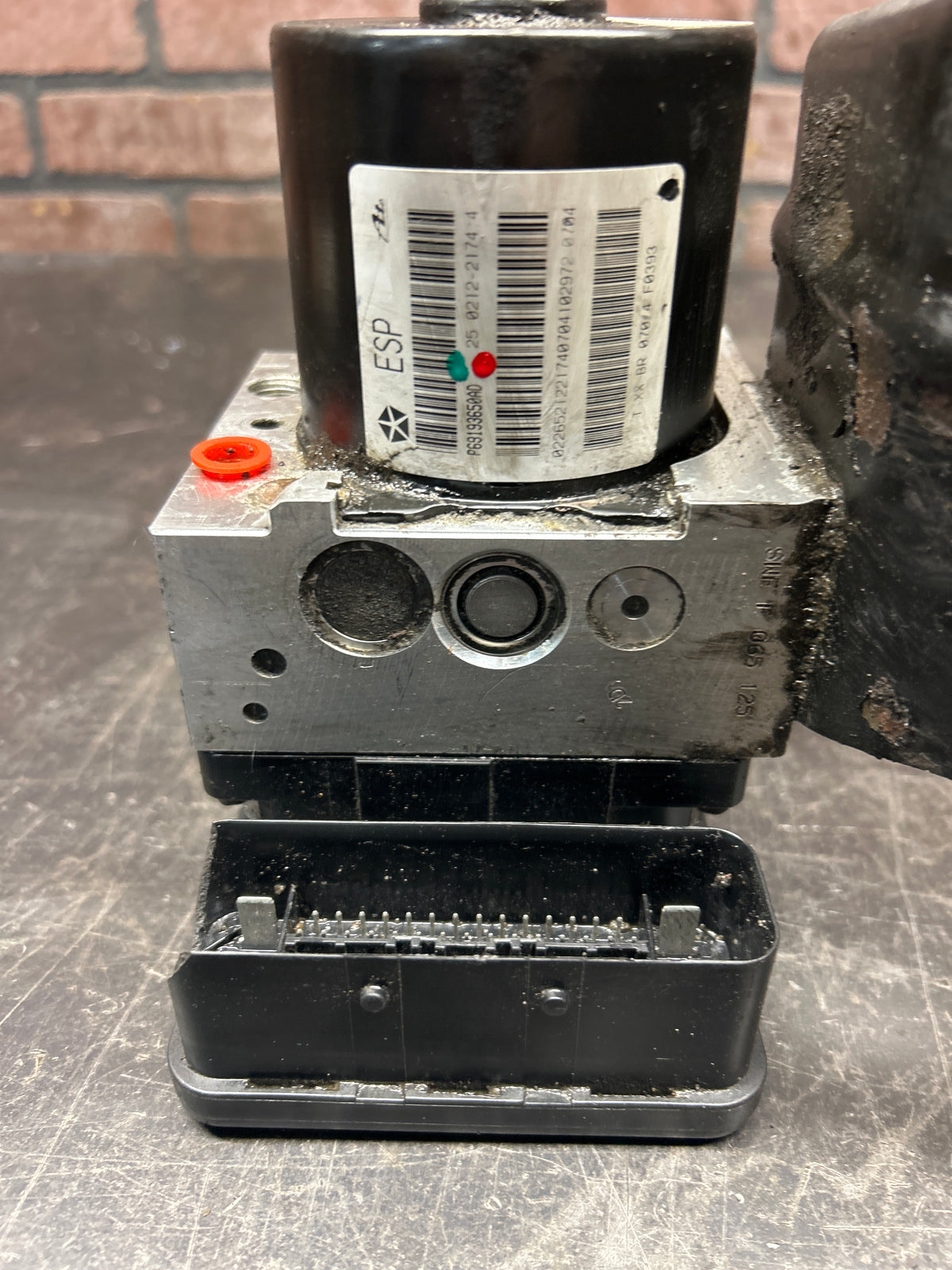 2014-2016 Ram 1500 EcoDiesel ABS Anti-Lock Brake Pump Module 68193650AD OEM