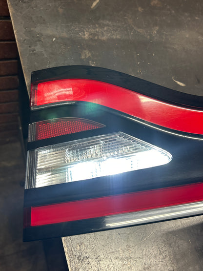 15-23 Dodge Charger Hellcat Rear Trunk Center LED Tail Light Lamp 68474280AA OEM