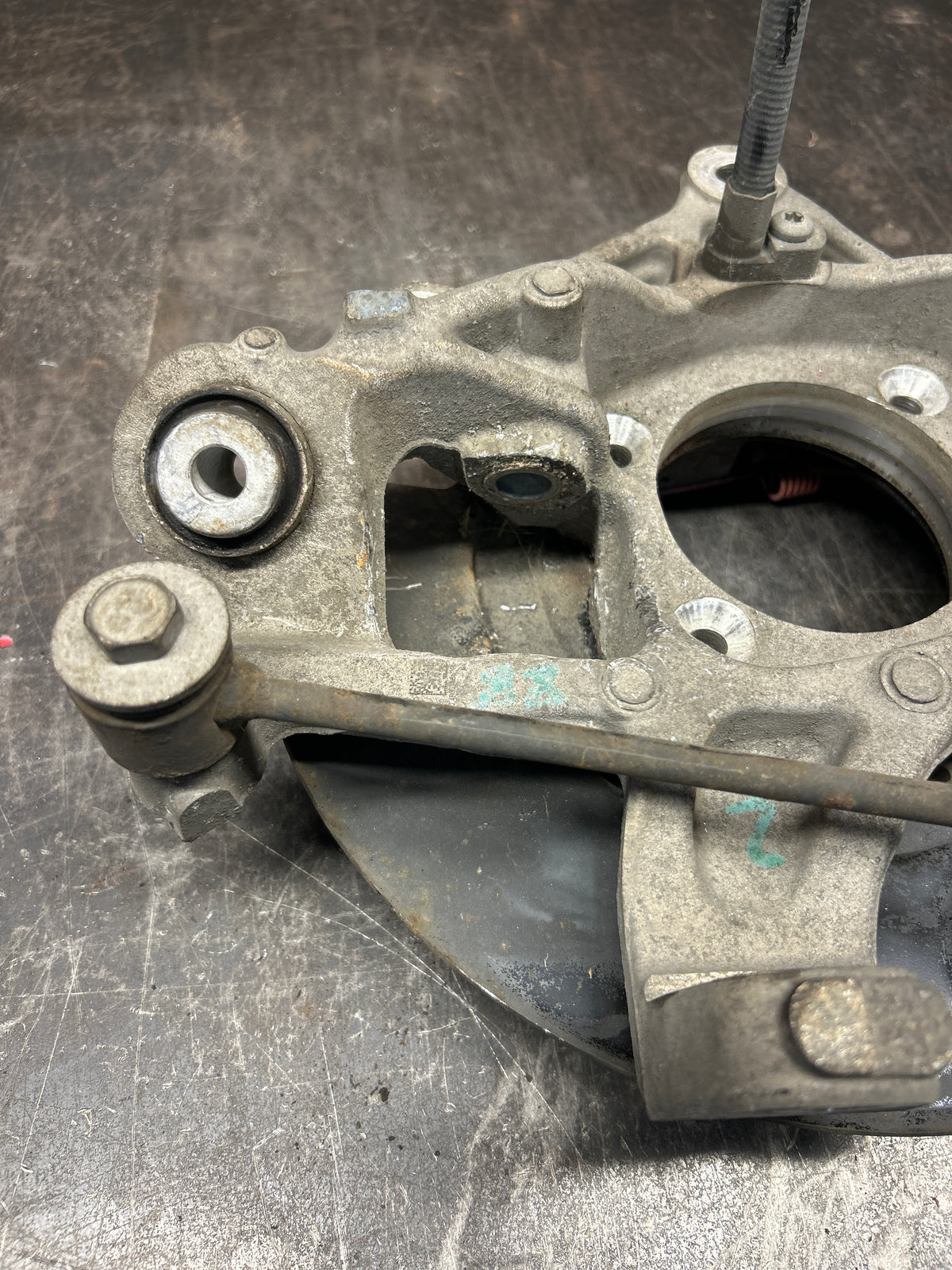 15-23 Dodge Charger Hellcat Rear Right Spindle Knuckle W/ Hub 04854462AF OEM