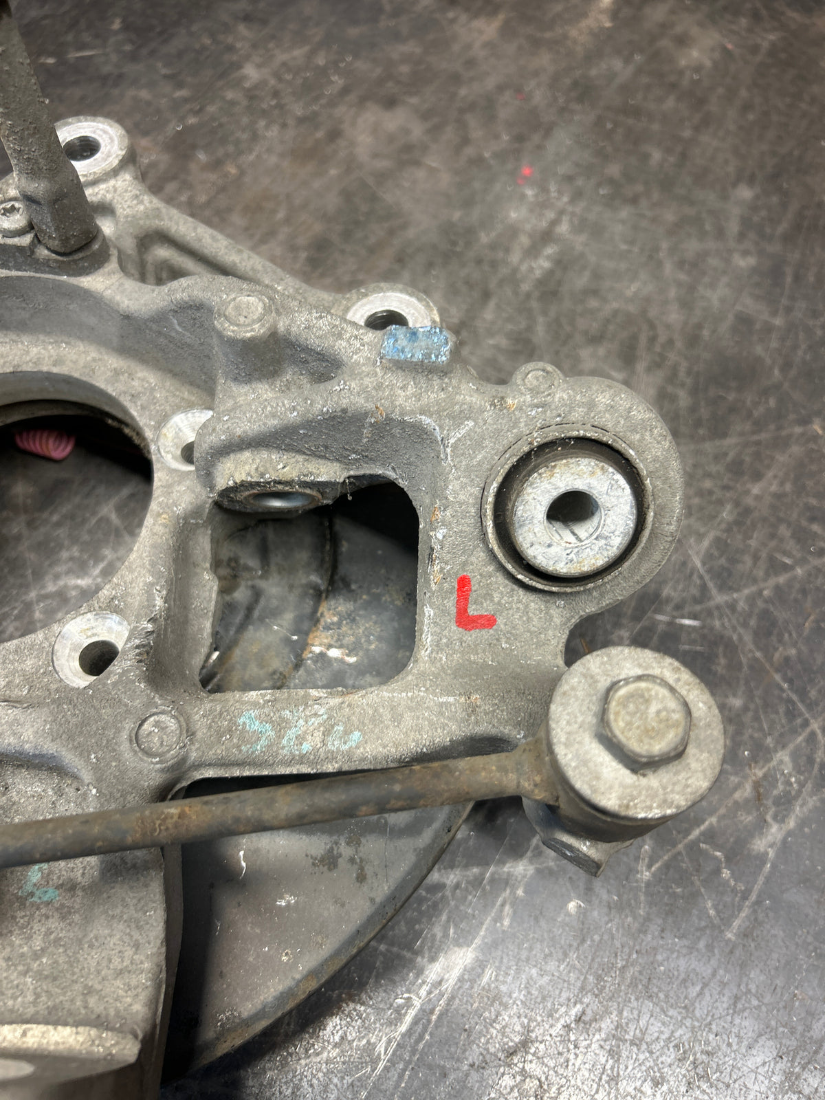 15-23 Dodge Charger Hellcat Rear Left Spindle Knuckle W/ Hub 04854463AF OEM