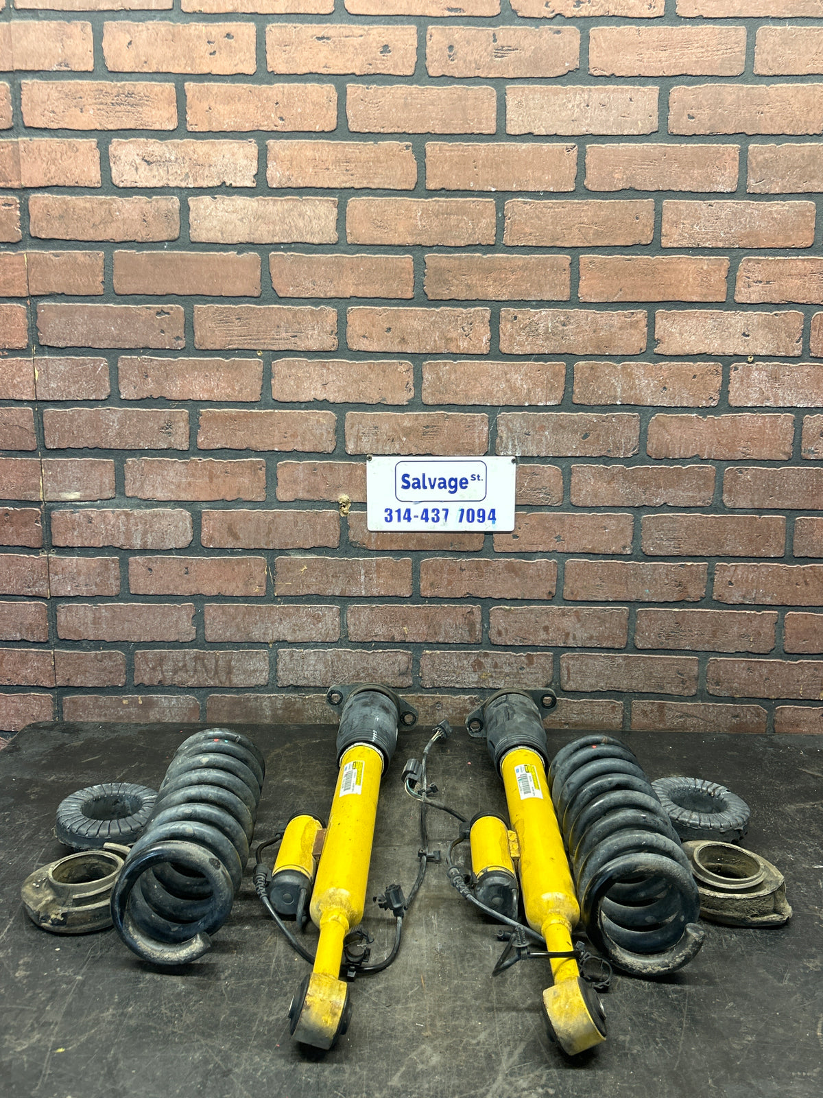 15-23 Charger Hellcat Rear Bilstein Adaptive Shocks & Springs Set 68235727AE