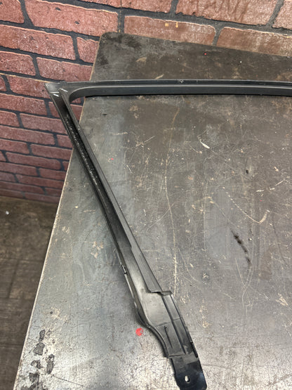 15-23 Dodge Charger Hellcat Front Right Door Window Frame Trim W/ Tweeter Cover