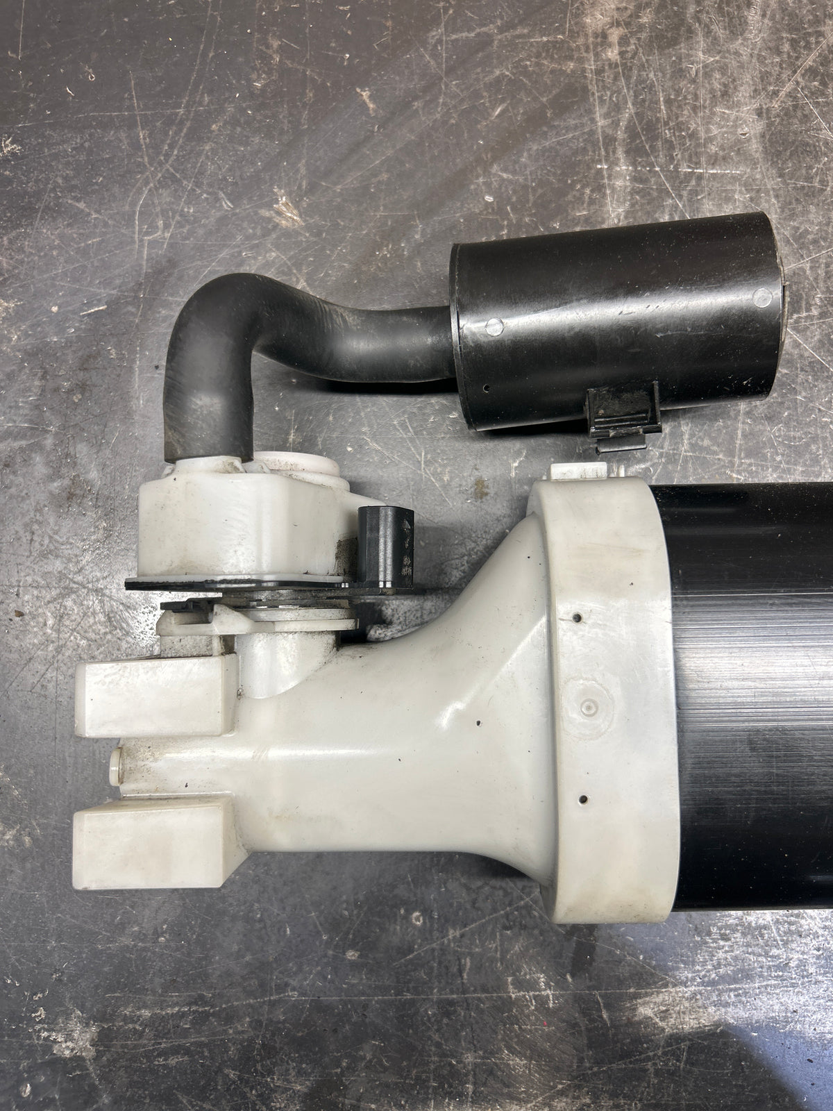 15-23 Dodge Charger Hellcat 6.2L EVAP Fuel Vapor Charcoal Canister OEM