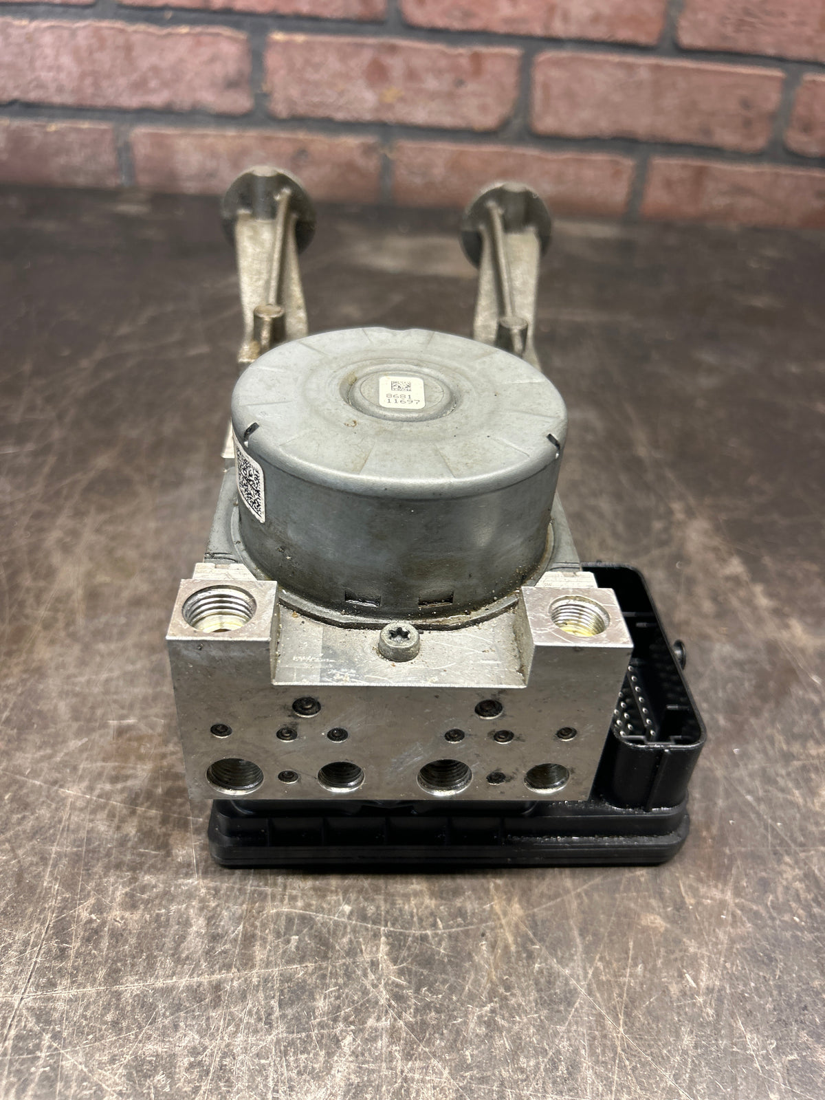 2019 Dodge Charger Hellcat ABS Anti-Lock Brake Pump Module 68394697AD OEM