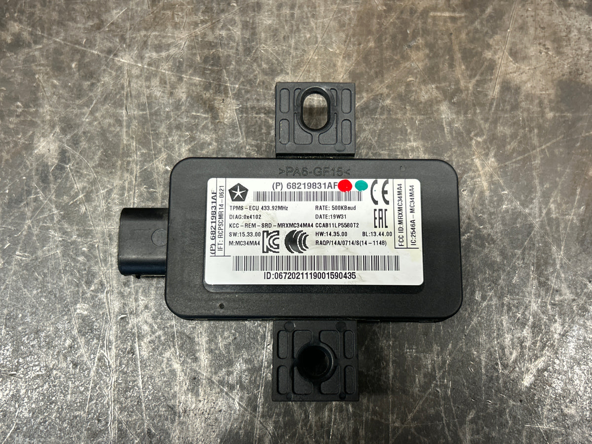 2019 Dodge Charger Hellcat Tire Pressure Monitoring TPMS Module 68219831AF OEM
