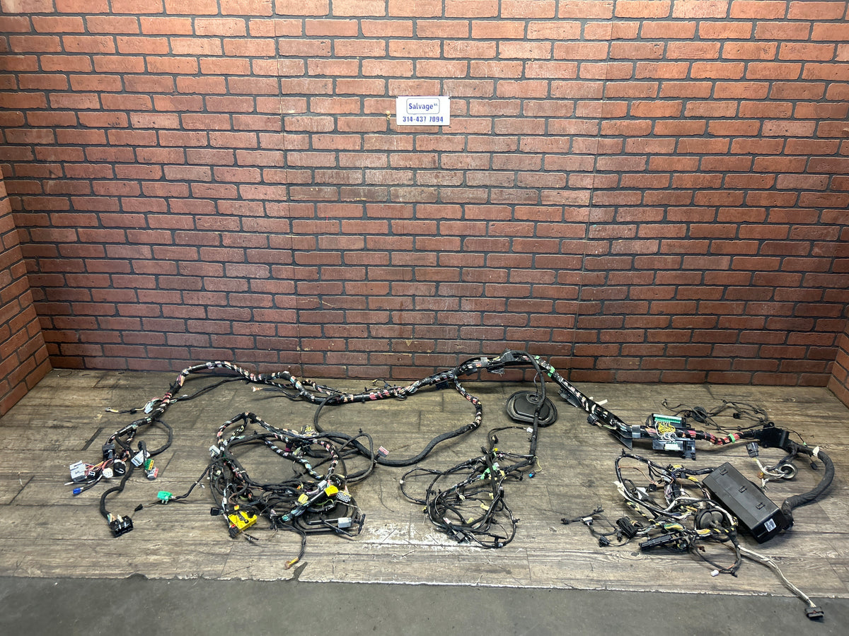 2019 Dodge Charger Hellcat Body Wiring Harness W/ Fuse Box 68384050AE OEM