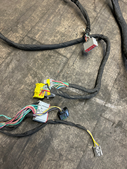 2019 Dodge Charger Hellcat Body Wiring Harness W/ Fuse Box 68384050AE OEM