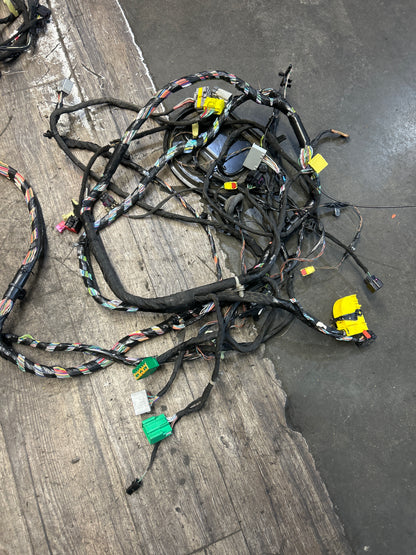 2019 Dodge Charger Hellcat Body Wiring Harness W/ Fuse Box 68384050AE OEM