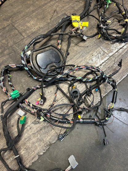 2019 Dodge Charger Hellcat Body Wiring Harness W/ Fuse Box 68384050AE OEM