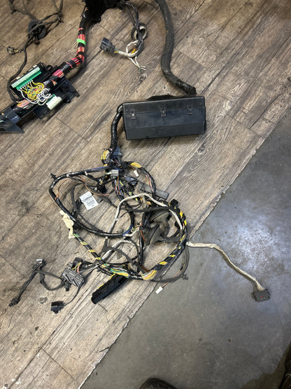2019 Dodge Charger Hellcat Body Wiring Harness W/ Fuse Box 68384050AE OEM